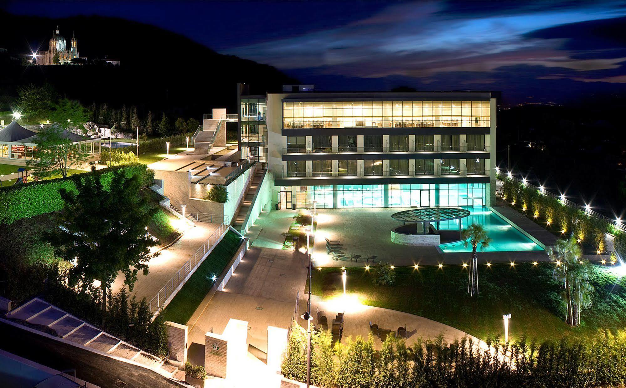 Fonte Del Benessere Resort 카스텔페트로소 외부 사진