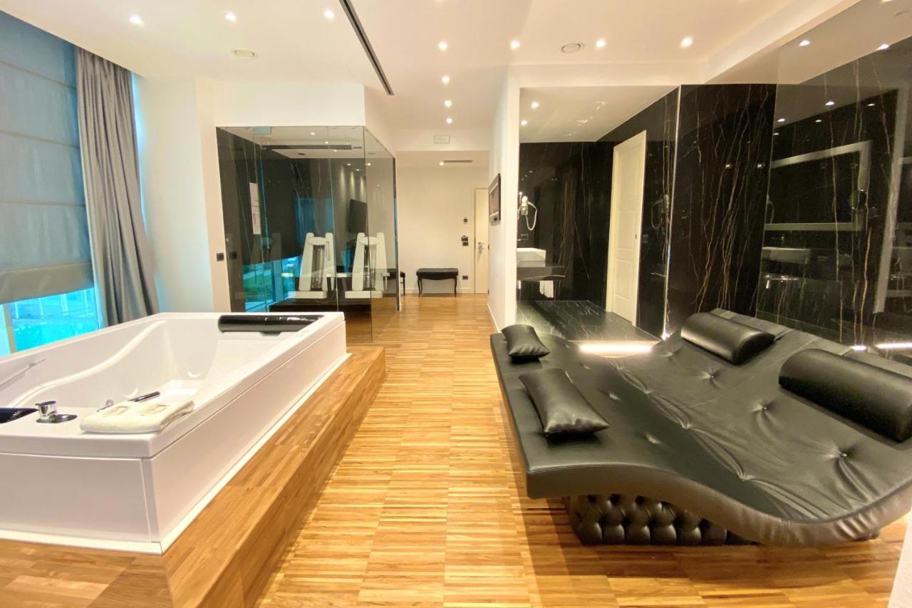 Fonte Del Benessere Resort 카스텔페트로소 외부 사진