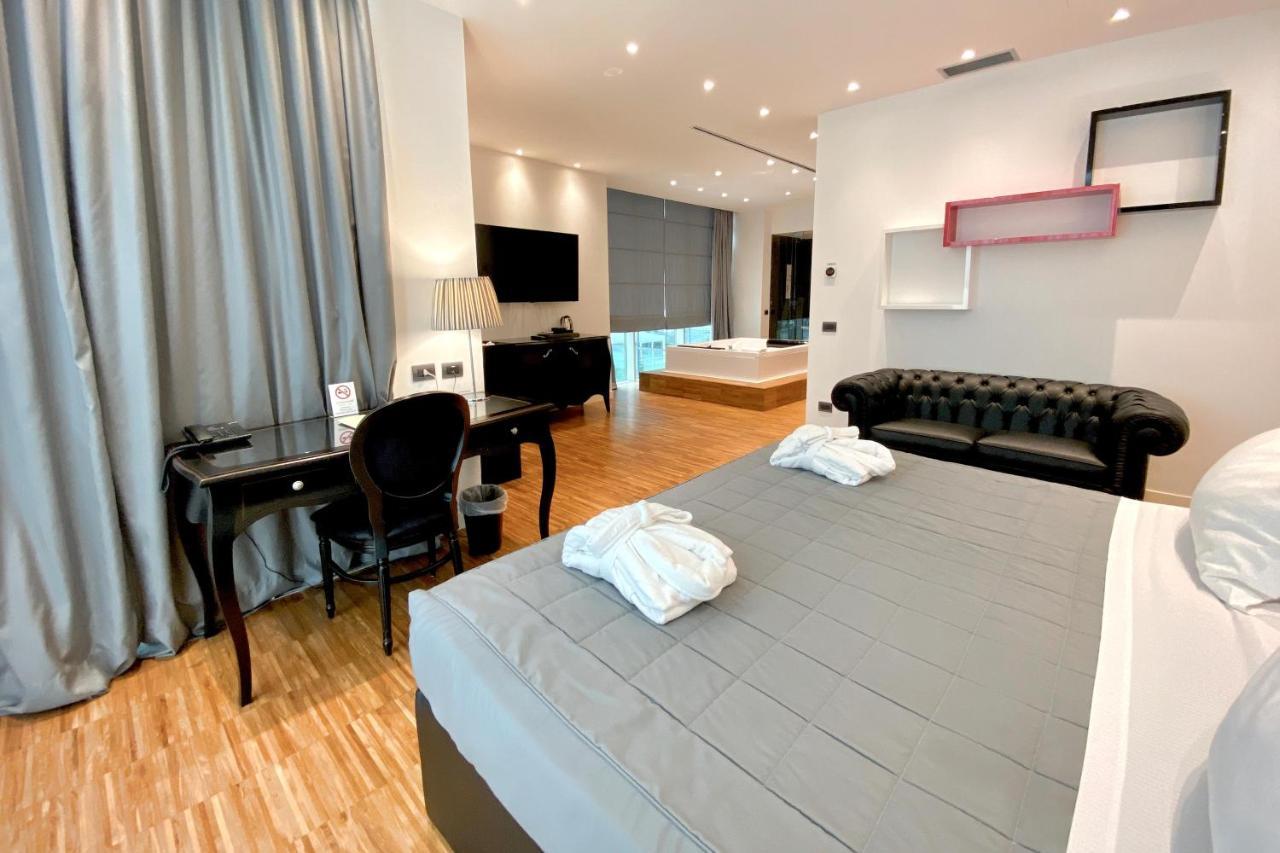 Fonte Del Benessere Resort 카스텔페트로소 외부 사진